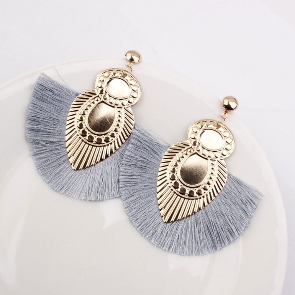 *DEMI* Gray x Gold Fan Shaped Fashion Earrings